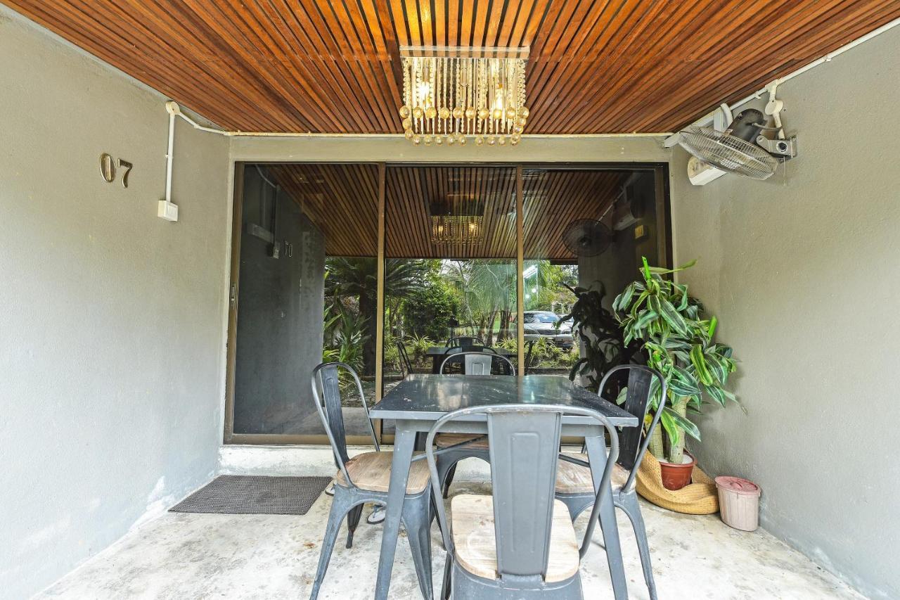 OYO 90636 Teratak Zakiah Chalet Jerantut Luaran gambar