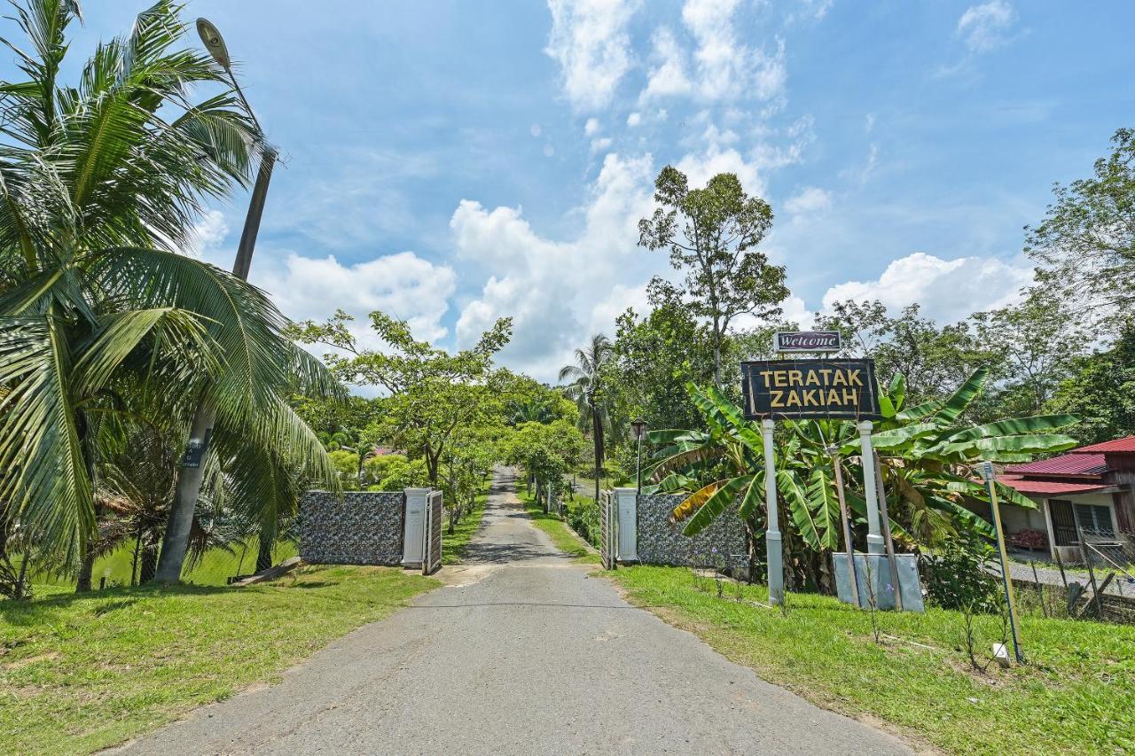 OYO 90636 Teratak Zakiah Chalet Jerantut Luaran gambar