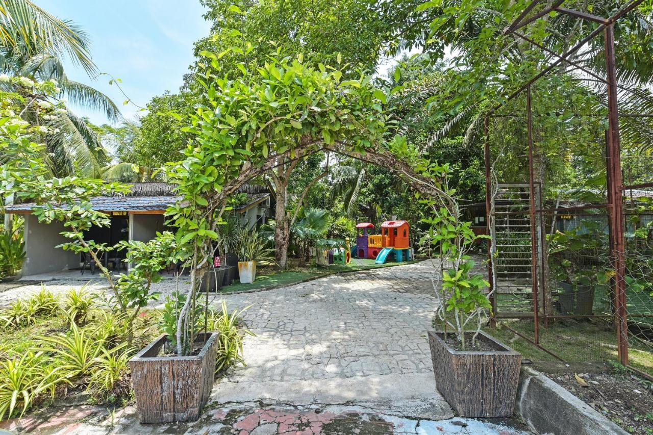 OYO 90636 Teratak Zakiah Chalet Jerantut Luaran gambar