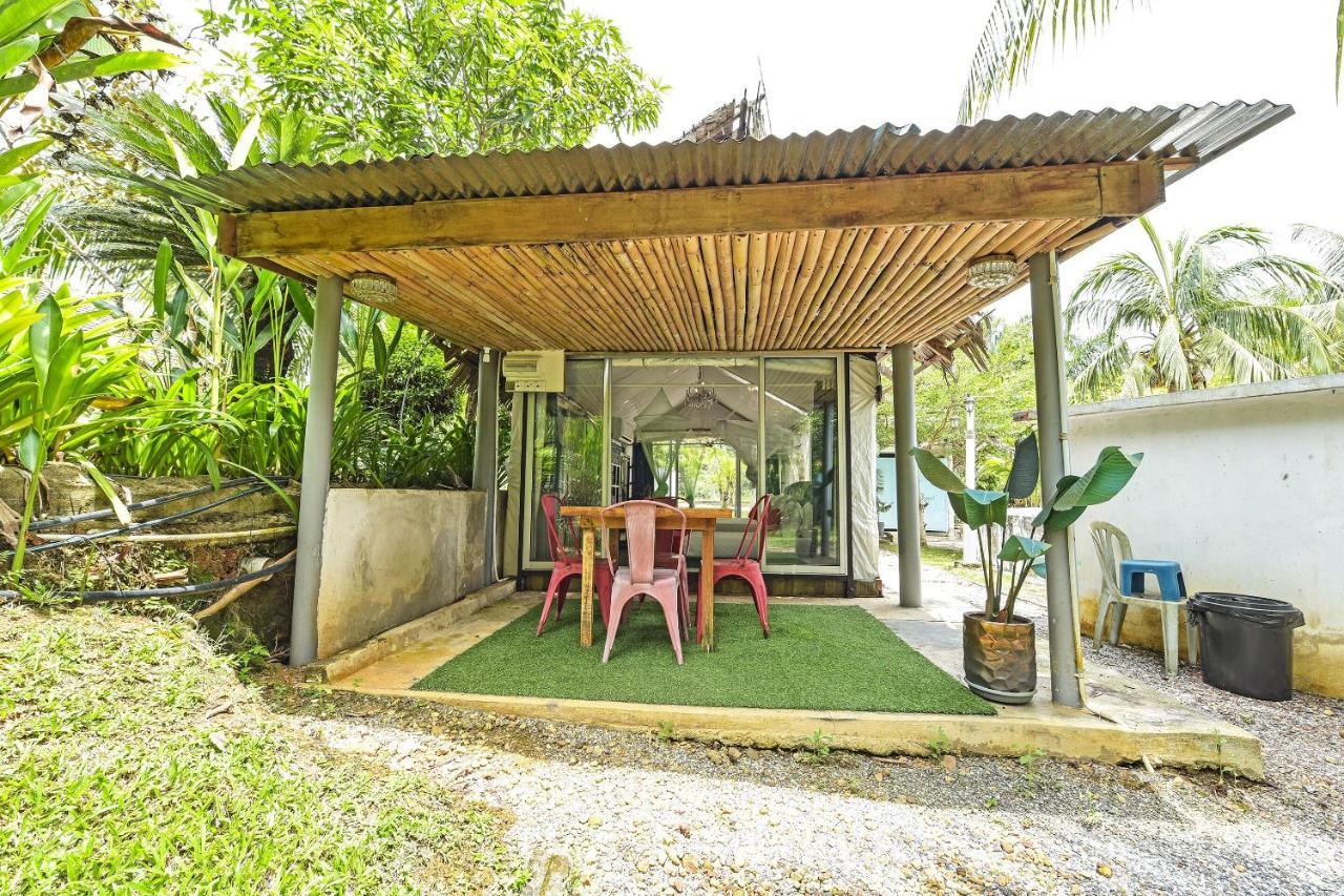 OYO 90636 Teratak Zakiah Chalet Jerantut Luaran gambar