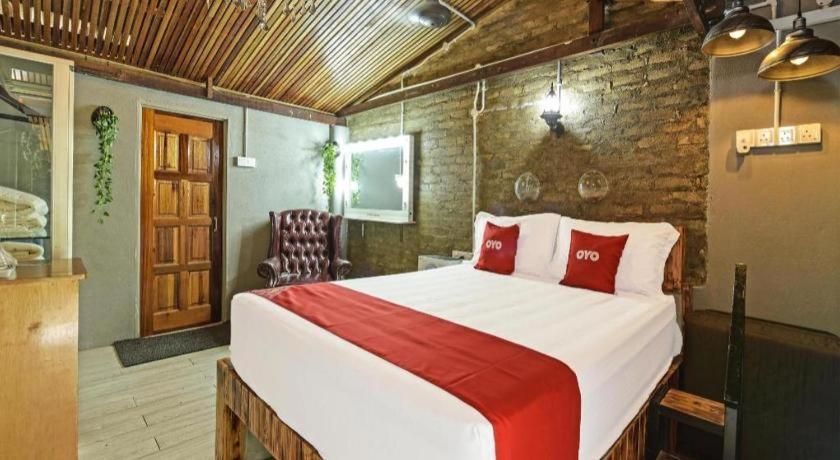 OYO 90636 Teratak Zakiah Chalet Jerantut Luaran gambar