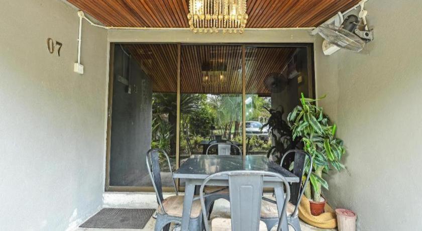 OYO 90636 Teratak Zakiah Chalet Jerantut Luaran gambar